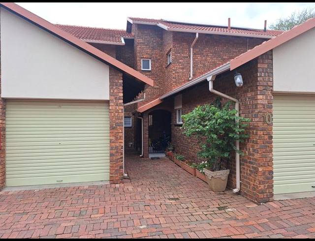 3 BEDROOM DUPLEX FOR SALE IN FAERIE GLEN